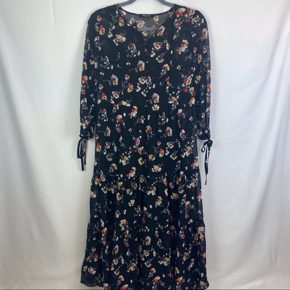 Madewell Sheer Button-Front Tier Midi Dress In Carnation Toss - Picture 3 of 13